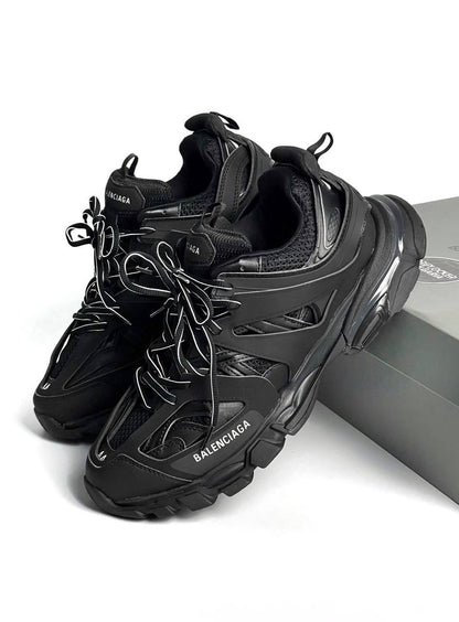 Balenciaga Track ‘Black’🖤
36-45 AVAILABLE🤩
380 dhs💓

Zain242
♥️♥️♥️