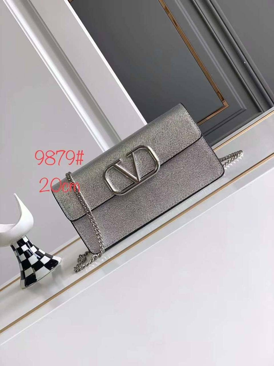 Valentino 
Master
250 dhs✅

Zain153
♥️♥️♥️