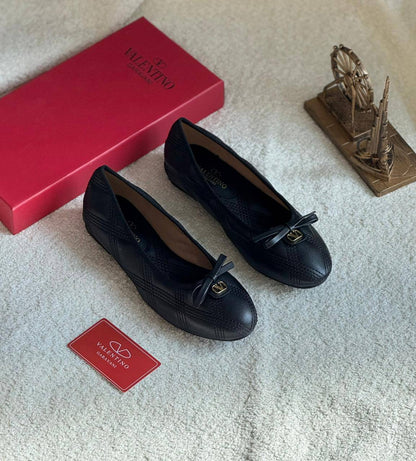 Valentino

   Size  .  36.  to 41

95 dhs💓

Zain80
♥️♥️♥️
