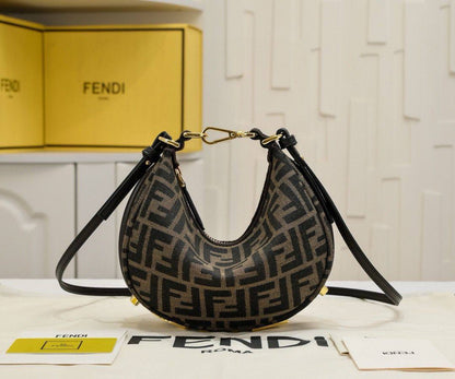 Fendi - Gucci 
Master +++++
For Price 👇 WTSP Text Zain 0568585901

Zain192
♥️♥️♥️