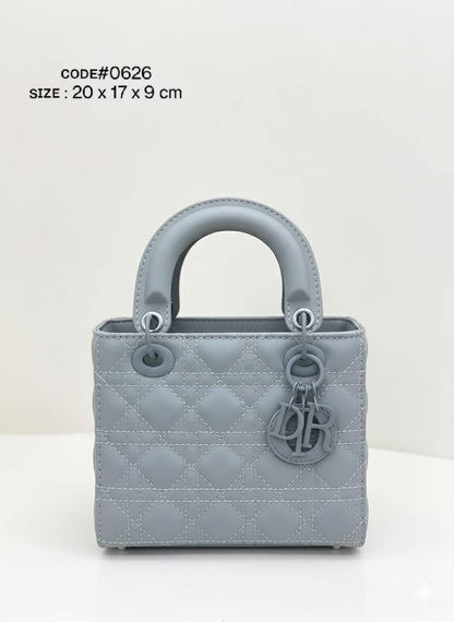 CHRISTIAN LADY DIOR
ᴍᴀᴛᴛᴇ ʟᴇᴀᴛʜᴇʀ ᴍᴀᴛᴇʀɪᴀʟ
sɪᴢᴇ : 20 cm

70 dhs🪙💕

Zain31
♥️♥️♥️