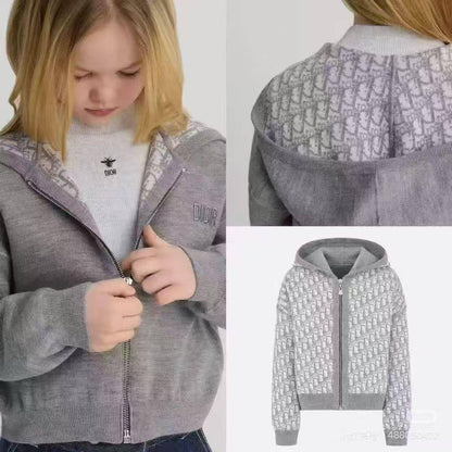 Dior
Super master quality 😍
Size:2 years12 years old
280 dhs🪙🌨️

Zain261
♥️♥️♥️