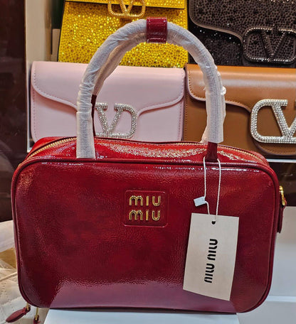 Miu Miu
95 dhs✅
With box
Size28cm

Zain219
♥️♥️♥️