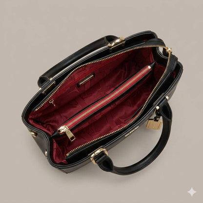 CH Carolina Herrera
Top Hand Carry Bag
With Long Belt Strap
Gold Hardware & Chain Logo
NO BOX
Size: 25 cm

100 dhs🇦🇪🇦🇪

Zain239
♥️♥️♥️