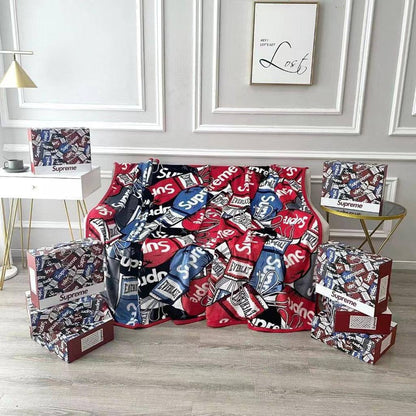 Master blanket 

Good quality 
Velvet 

Size 150*200

With boxes 🧳🧳🧳
45 dhs🪙💕

Zain99
♥️♥️♥️