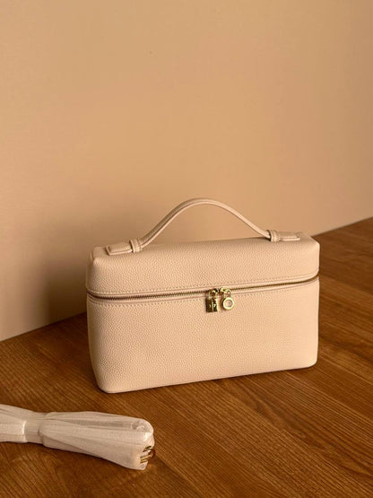 LORO PIANA 

27cm 
370 dhs🇦🇪

MASTER QUALITY 
With box🎁

Zain167
♥️♥️♥️