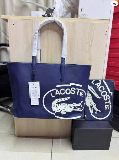 🌟 LACOSTE 🐊 New 2 in 1
Double-sided usable bag
Size: 47 * 29 cm
95 dhs🪙🖤

Zain115
♥️♥️♥️