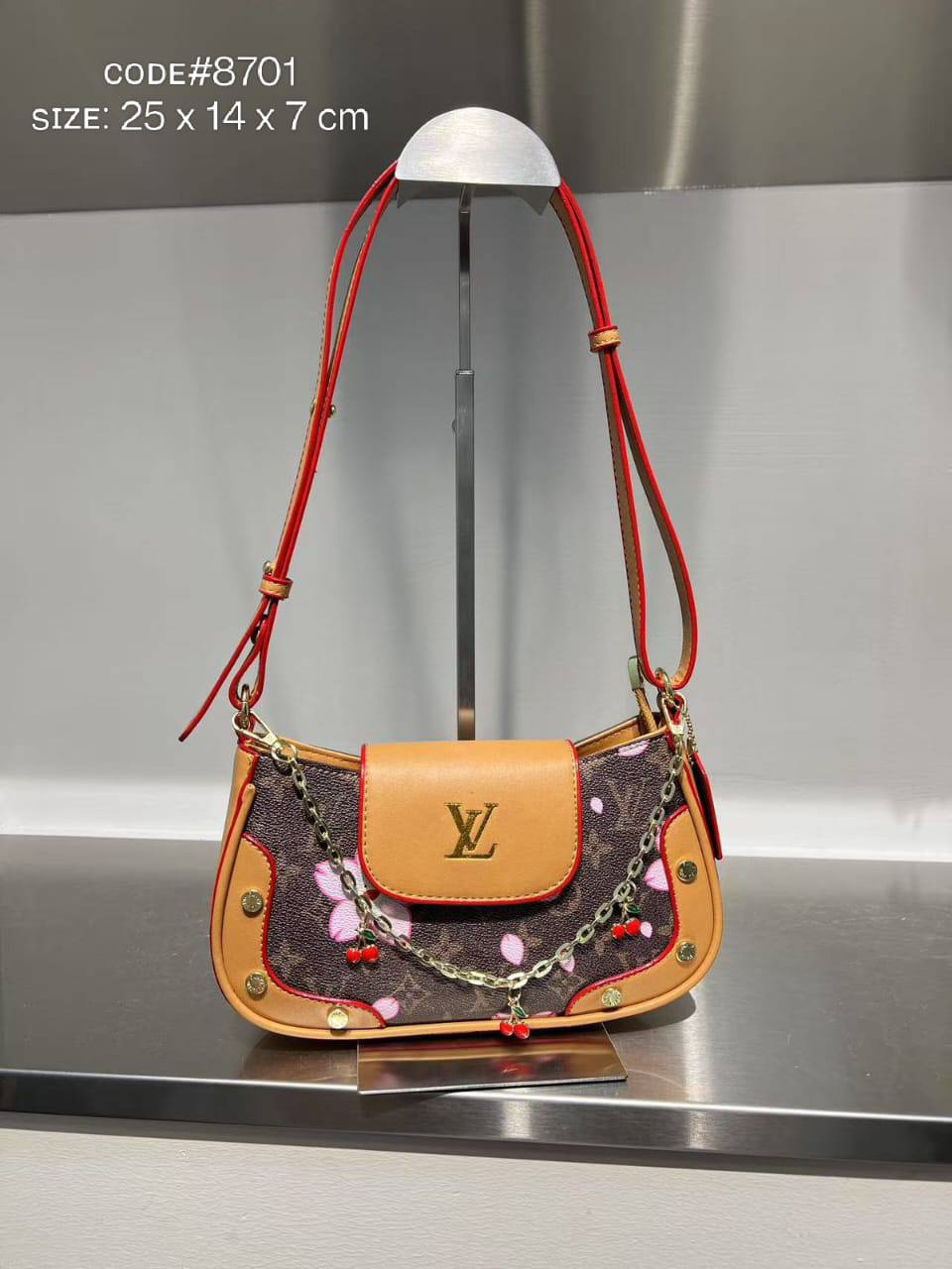 LV
sʜᴏᴜʟᴅᴇʀ ʙᴀɢ
ɢᴏʟᴅ ʜᴀʀᴅᴡᴀʀᴇ
sɪᴢᴇ : 25 cm

70 dhs🪙💕

Zain31
♥️♥️♥️