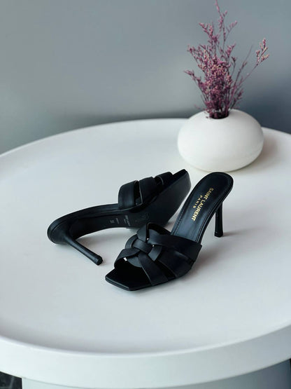 YSL
Size 36_41
Super high quality* 
450 dhs🪙🌨️

Zain176
♥️♥️♥️