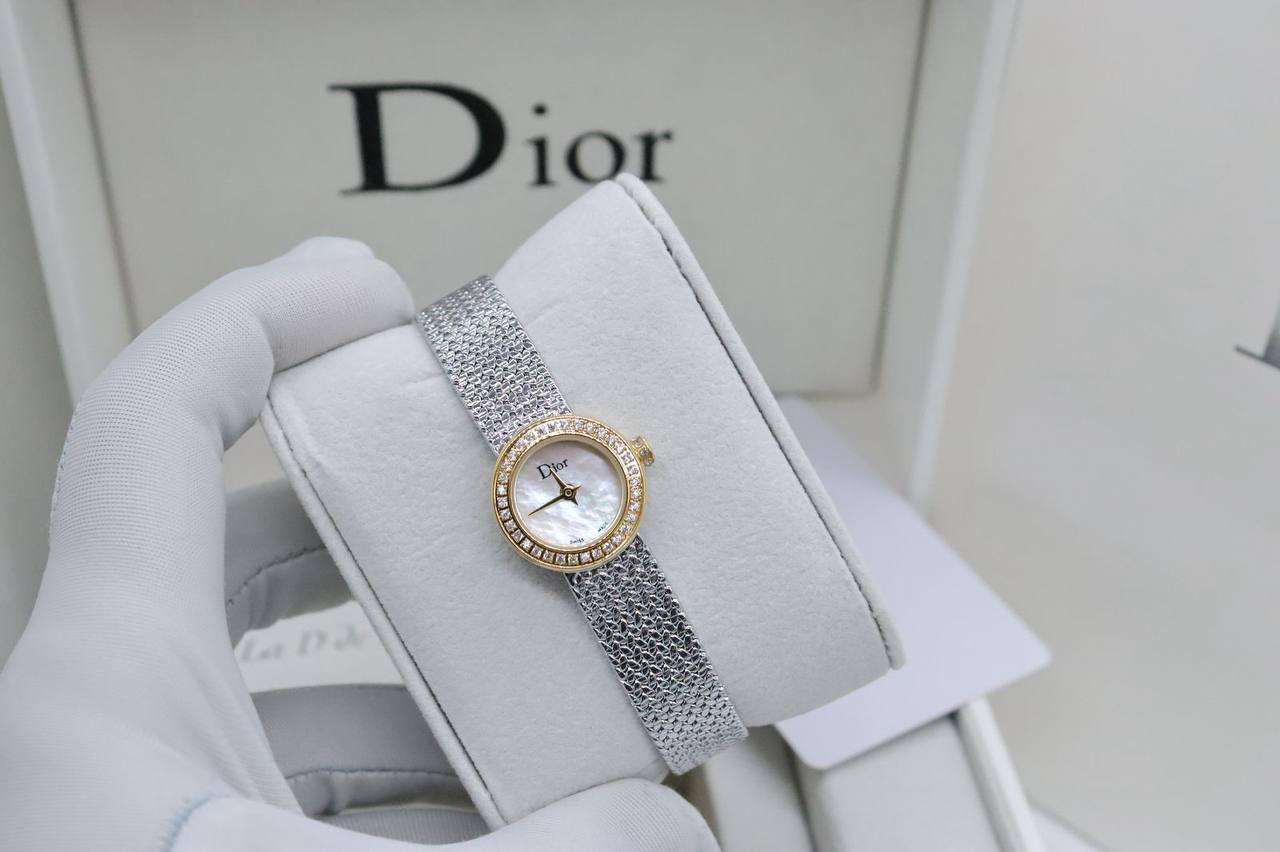Dior Ladies Watch
245 dhs🪙

Zain33
♥️♥️♥️