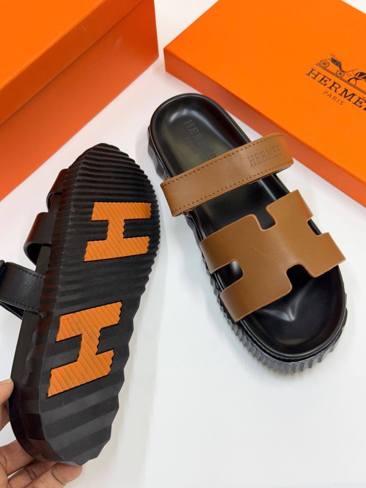 NEW CAME
MEN SLIPPER
HERMES
GOOD QUALITY
110 dhs🌺
39 TO 46

Zain40
♥️♥️♥️