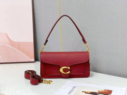 Coach
 with box
🎁🎁🎁

size :26×14.5×8  
100 dhs❣️

Zain114
♥️♥️♥️