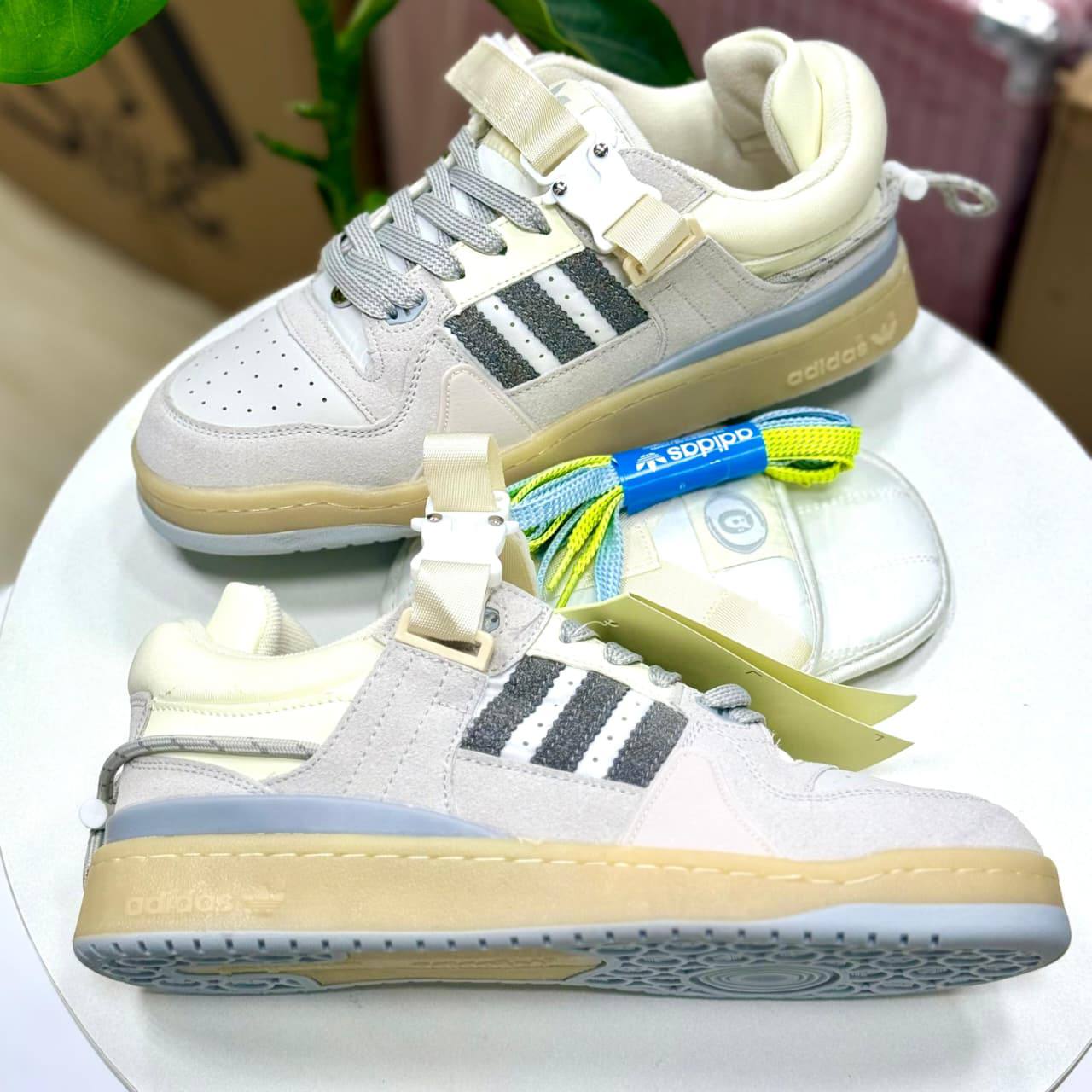 Adidas
40 to 44. Size

105 dhs🪙

Zain27
♥️♥️♥️