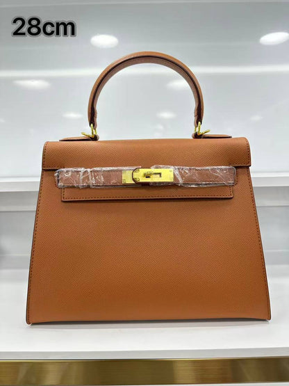Hermes 
 28 cm 
good quality 
105 dhs❣️

Zain278
♥️♥️♥️