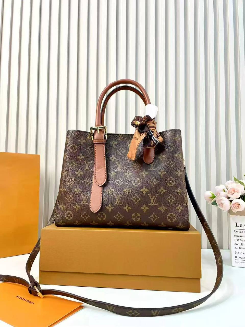LV
with box 
🎁🎁🎁

120 dhs🪙🌨️

Zain177
♥️♥️♥️