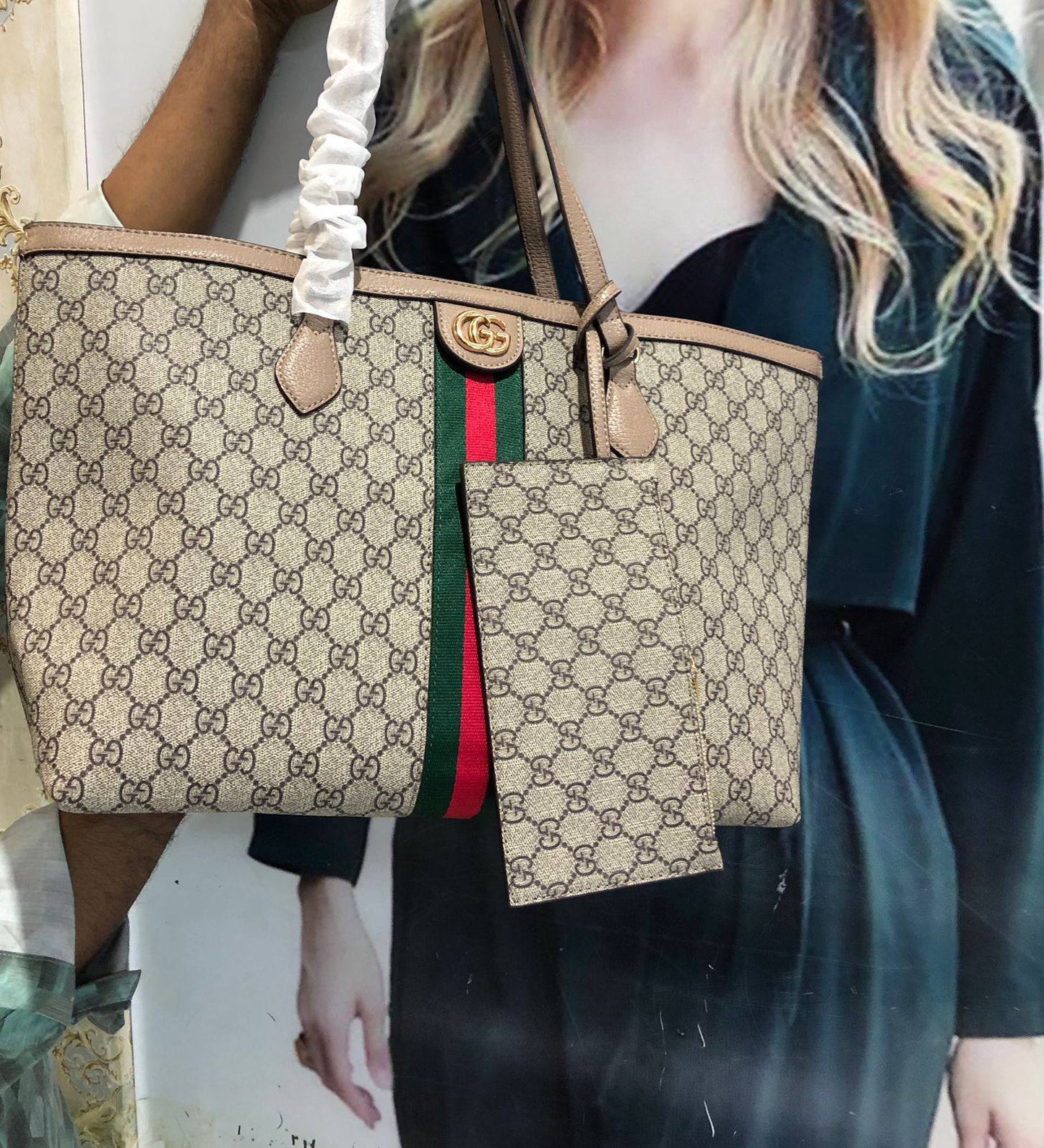 Gucci 
2in1
90 dhs🗽

Zain250
♥️♥️♥️