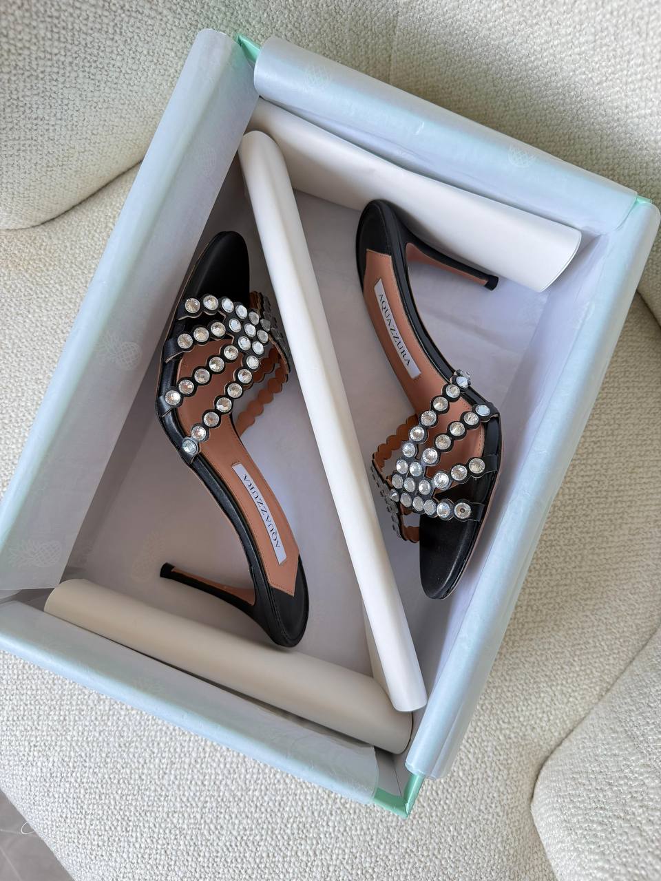 Aquazzura
𝑨𝑨𝑨 𝑸𝑼𝑨𝑳𝑰𝑻𝒀
𝑺𝑰𝒁𝑬 {36 𝒕𝒐 41}
450 dhs✅

Zain81
♥️♥️♥️
