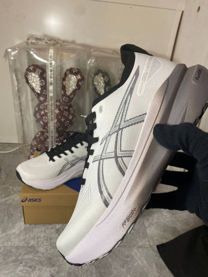 ASICS Men's Gel-Kayano 31 ‘White/Piedmont Grey’🩶
40-45 AVAILABLE 🤩
For all Kayano 31 we give discount 
210 dhs🇦🇪🇦🇪

Zain242
♥️♥️♥️