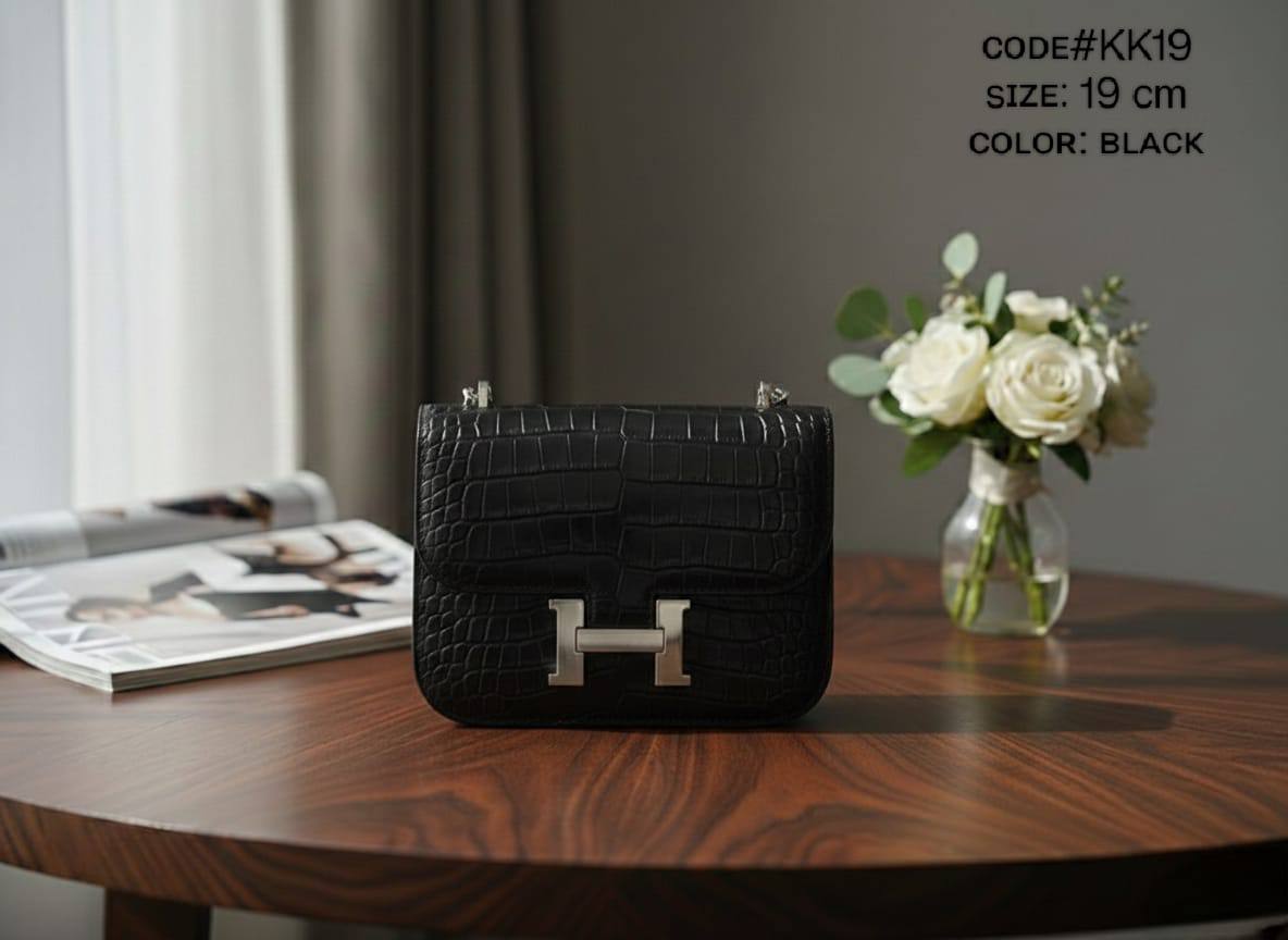 HERMES ᴄᴏɴsᴛᴀɴᴄᴇ
ᴄʀᴏᴄᴏᴅɪʟᴇ ɢʟᴏssʏ ʟᴇᴀᴛʜᴇʀ
sɪʟᴠᴇʀ ʜᴀʀᴅᴡᴀʀᴇ
ᴡɪᴛʜ ʟᴏɴɢ ʙᴇʟᴛ sᴛʀᴀᴘ
sɪᴢᴇ: 19 cm

ᴡɪᴛʜ BOX
🎁🎁🎁

95 dhs🇦🇪

Zain31
♥️♥️♥️
