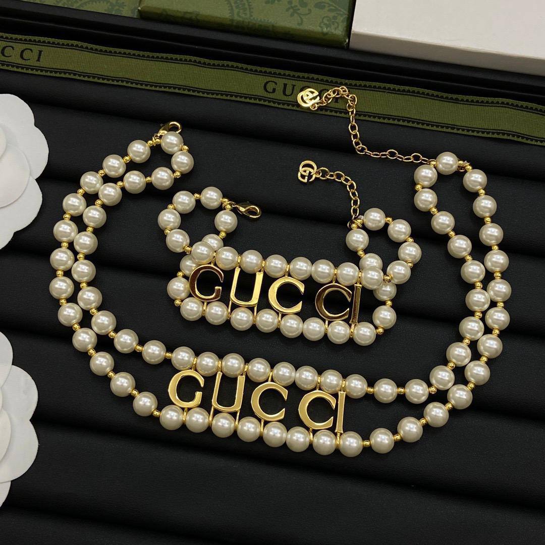 GUCCI 🎶🛍️
____NECKLACE& BRACELE__❤️
*MASTER*🍃😍
With NORMAL BOX 🛍️
135 dhs✅
With master box🛍️
150 dhs✅

Zain263
♥️♥️♥️