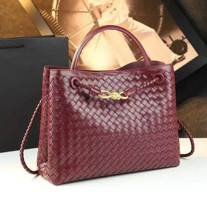 BOTTEGA 
COPY ONE BIG SIZE 
NEW CAME 
175 dhs❣️

Zain39
♥️♥️♥️