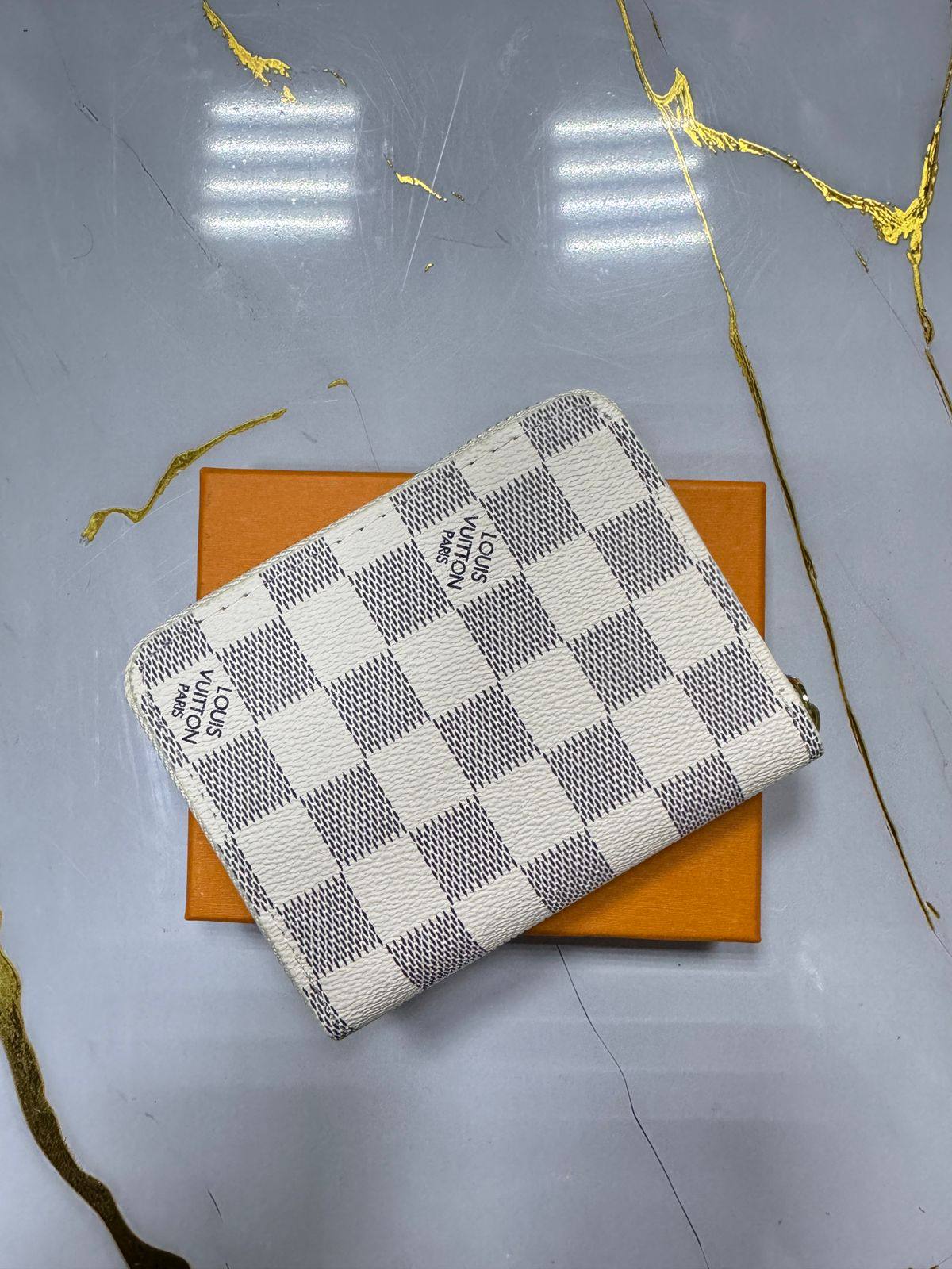 Wallets

30 dhs❣️ 

With Box
🎁🎁🎁

Zain50
♥️♥️♥️