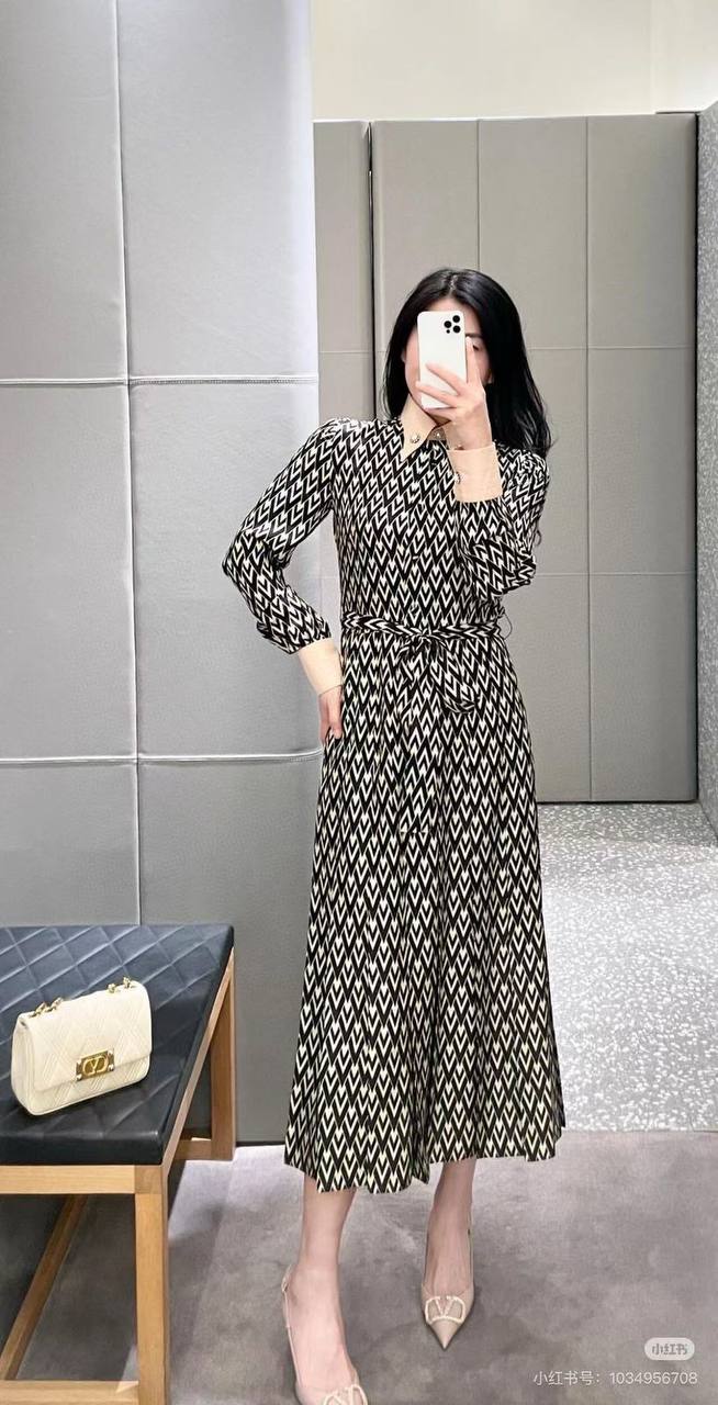 *New collections    
220 dhs🪙
*good  quality  ✅
*Sizes:S M L * 
*AVAILABLE NOW*

Zain231
♥️♥️♥️