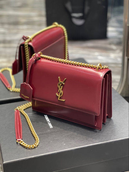 YSL
100 dhs✅

With box
🎁🎁🎁

Zain219
♥️♥️♥️