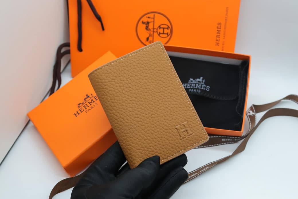 Hermes Wallet 
Good Quality
With Box And Bag 
🎁🎁🎁

65 dhs💓

Zain33
♥️♥️♥️