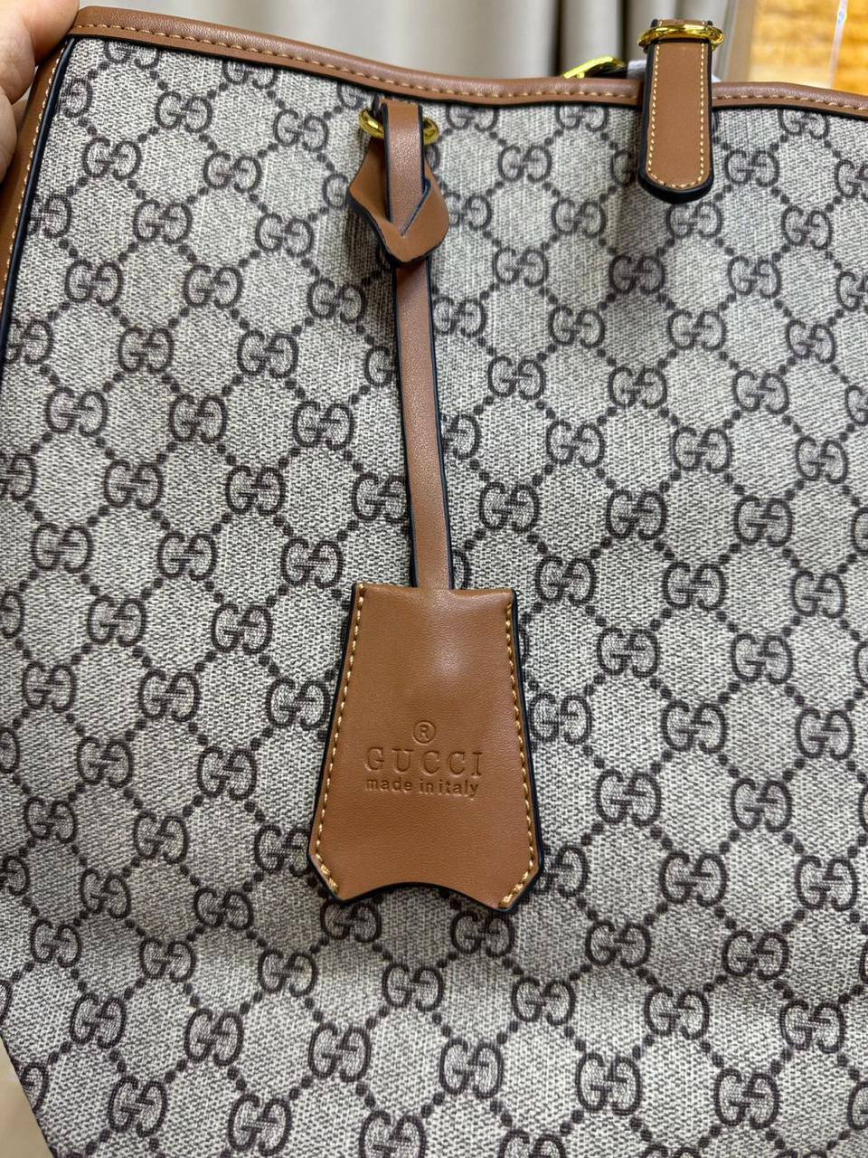 💗 Gucci tote
1⃣️ First quality 
Size: 51 * 32  cm
90 dhs🌺

Zain115
♥️♥️♥️