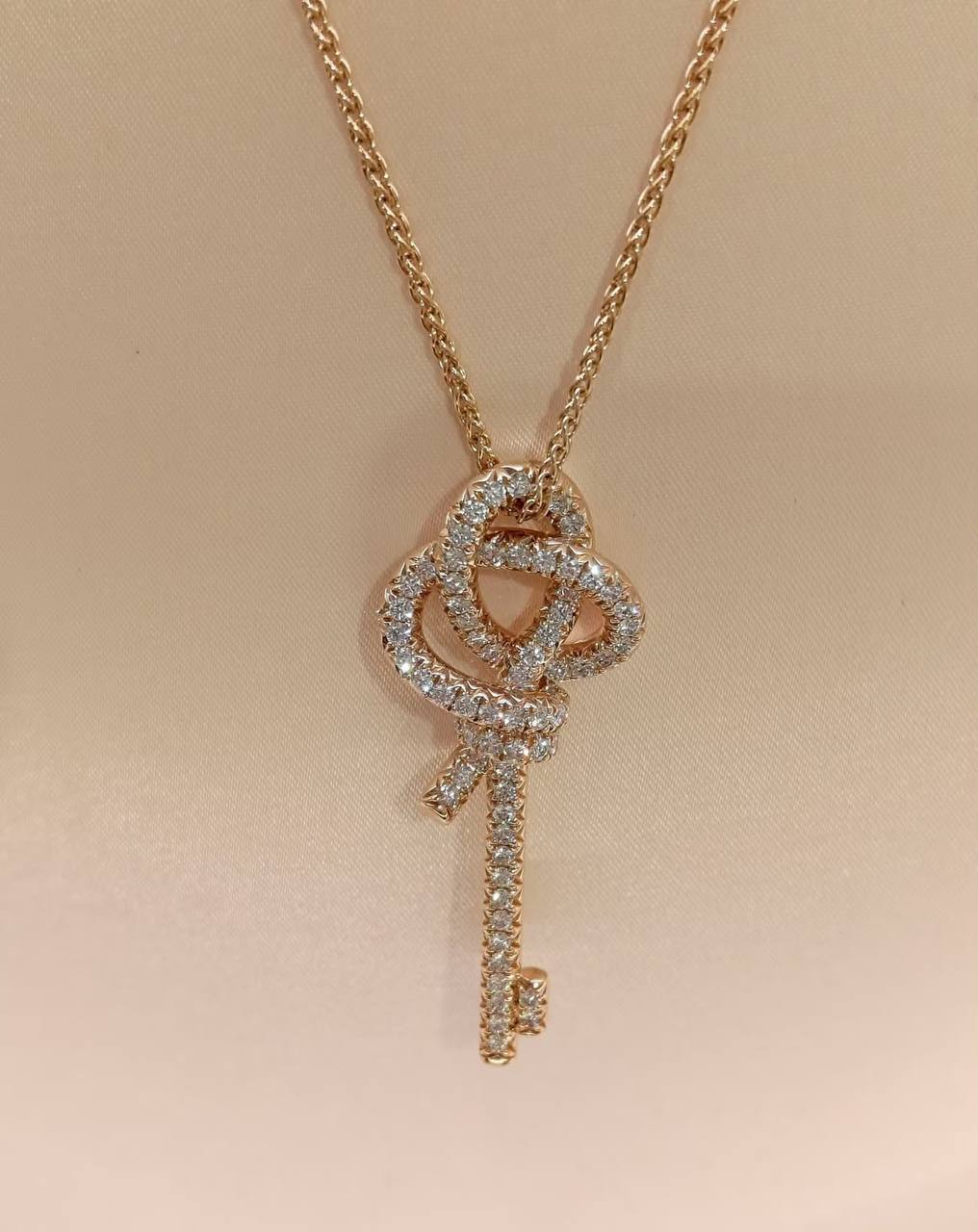 Tiffany Necklace!🪅
Rose gold 
Master quality 🎊

*55* AED normal box 📦

Zain48
♥️♥️♥️