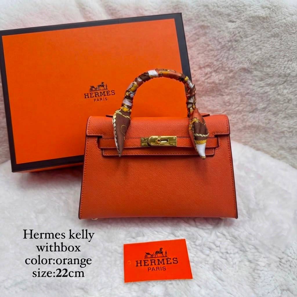 Hermes ᴋᴇʟʟʏ 
ɢᴏʟᴅ ʜᴀʀᴅᴡᴀʀᴇ
ᴡɪᴛʜʙᴏx
ʟᴇᴀᴛʜᴇʀ
sɪᴢᴇ:22ᴄᴍ
95 dhs✅

Zain56
♥️♥️♥️