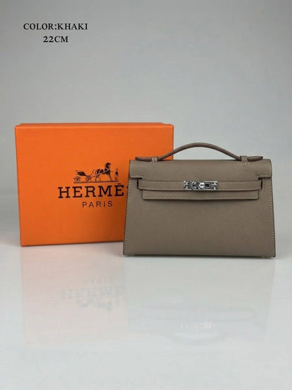 Hermes ᴋᴇʟʟʏ ᴘᴏᴄʜᴇᴛᴛᴇ
ᴡɪᴛʜʙᴏx
sɪʟᴠᴇʀ ʜᴀʀᴅᴡᴀʀᴇ
 ʟᴇᴀᴛʜᴇʀ
sɪᴢᴇ:22ᴄᴍ
100 dhs✅

Zain256
♥️♥️♥️