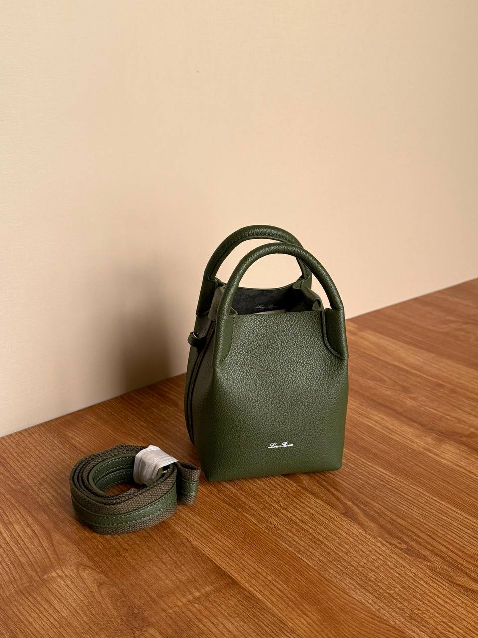 LORO PIANA 

13_16cm 
350 dhs🇦🇪🇦🇪

 MASTER QUALITY
 With box🎁

Zain167
♥️♥️♥️