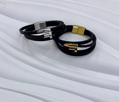 *Men leather Bracelet* 🪩
Good quality 

35 dhs🪙💕
normal box 📦

Zain48
♥️♥️♥️