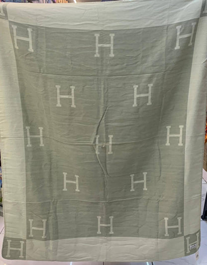 BLANKETS

100 dhs🇦🇪🇦🇪🇦🇪

SIZE: 130*150cm

Zain88
♥️♥️♥️