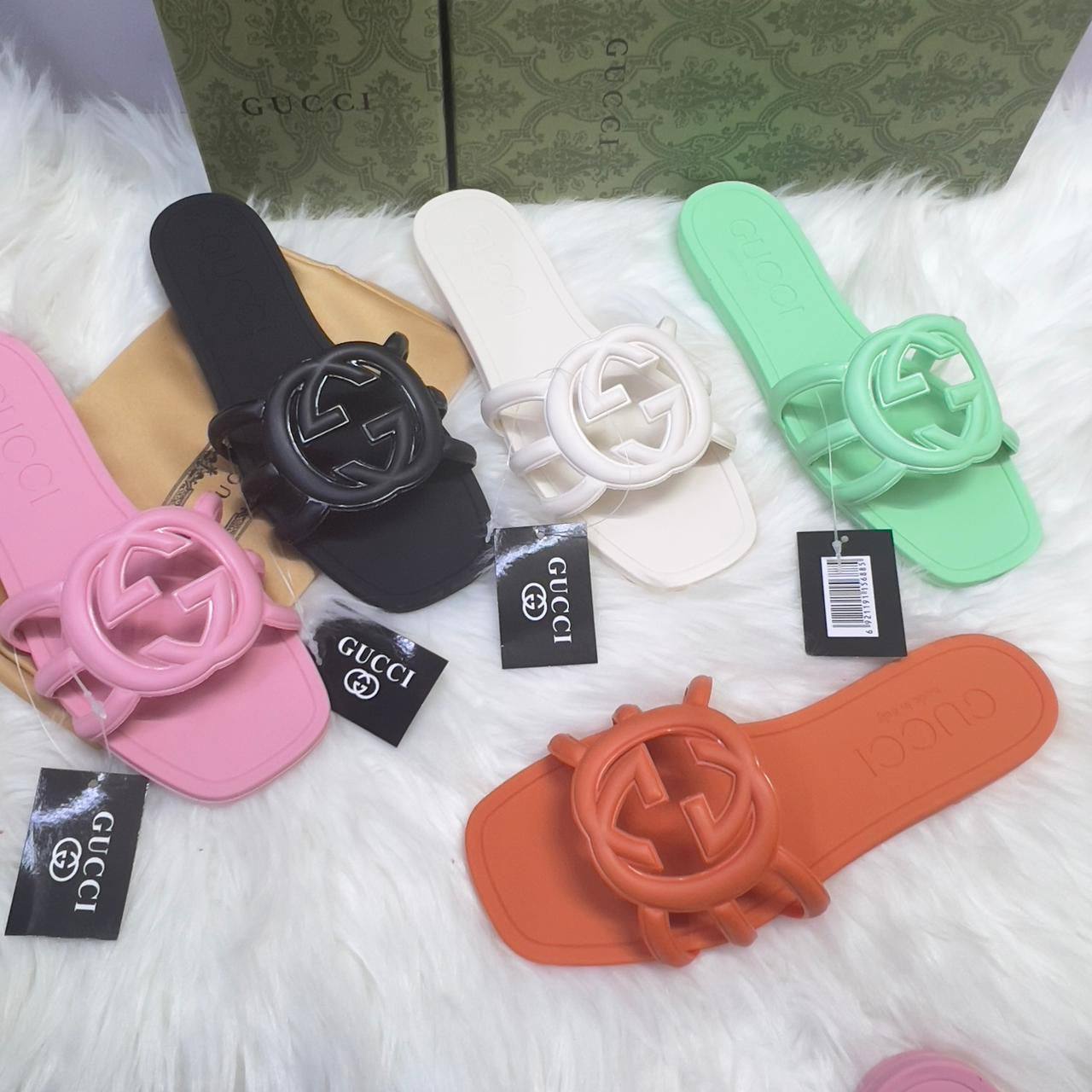 GUCCI  
120 dhs❣️
Size 36-41 available

Zain88
♥️♥️♥️