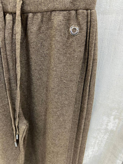 *LORO PIANA*
Women’s Set
Master Quality 
SML
400 dhs🪙🌨️

Zain276
♥️♥️♥️