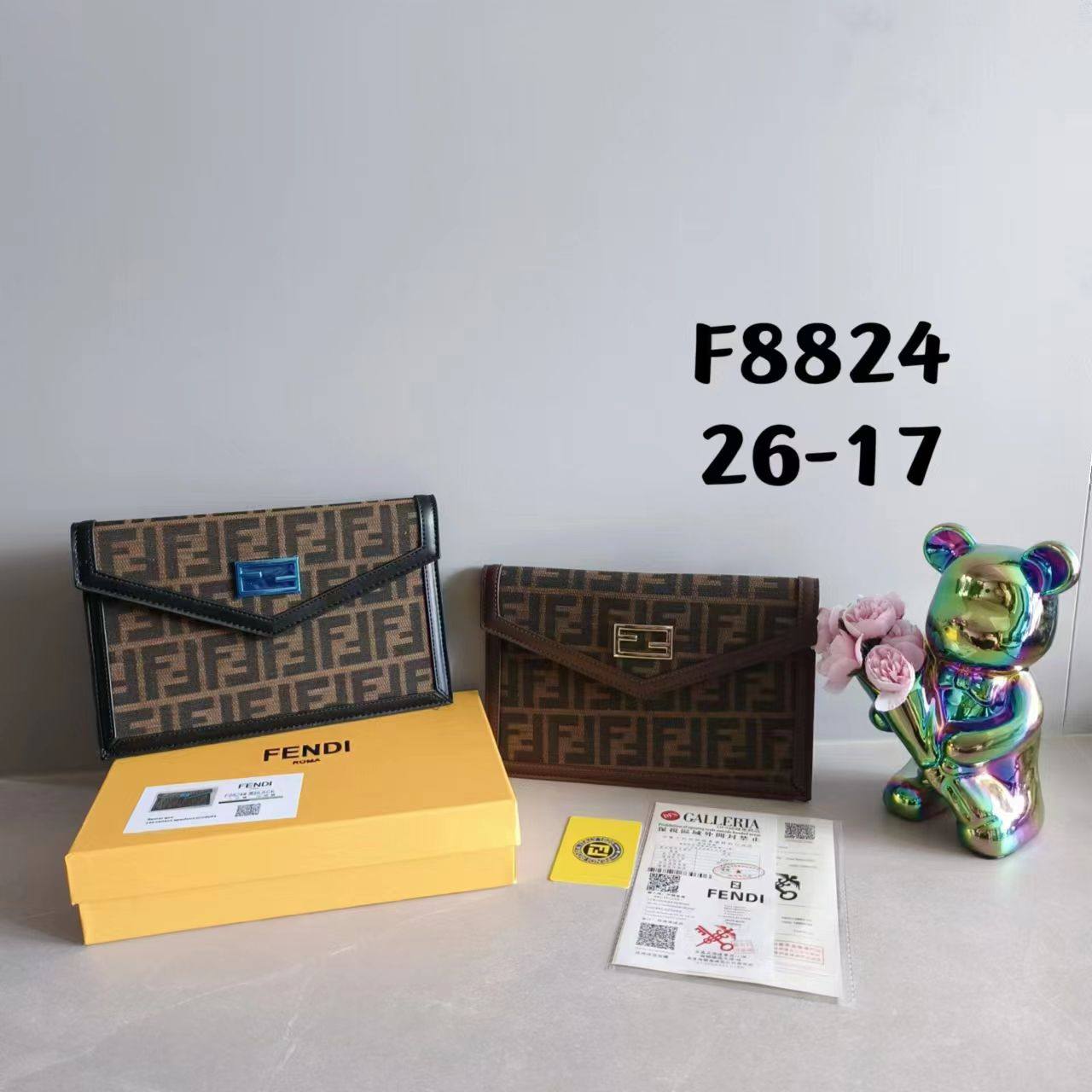Clutch Bags

60 dhs🗽

with box
🎁🎁🎁

Zain50
♥️♥️♥️