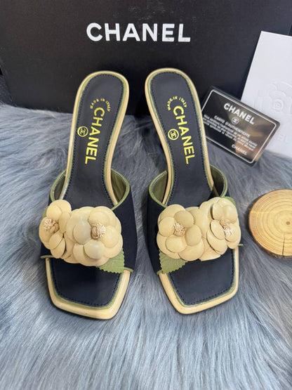 Chanel
QUALITY…master🤗
SIZE  ……… 36-42🥳
290 dhs💓

Zain119
♥️♥️♥️