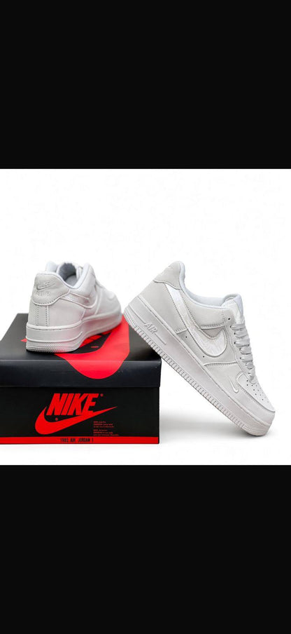 Nike

40 to 44
100 dhs🇦🇪🇦🇪

Zain27
♥️♥️♥️