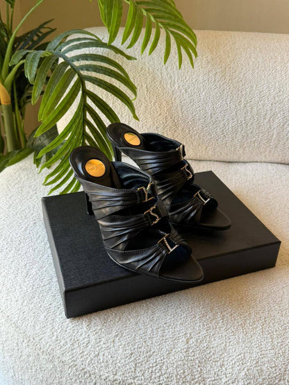 YSL
SuperMaster Quality 💯
450 dhs✅
Size: 36-41💥

Zain171
♥️♥️♥️