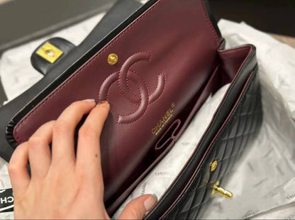 CHANEL

 NEW CAME 

HIGH QUALITY  

WITH  BOX  

150 DHS…🇦🇪🇦🇪
Zain295
♥️♥️♥️