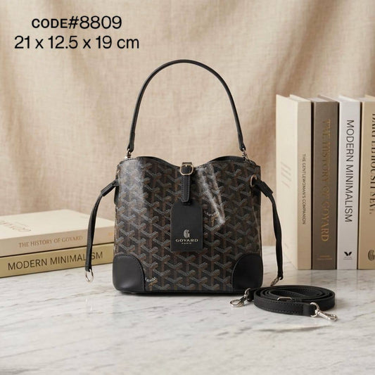 GOYARD ʙᴜᴄᴋᴇᴛ ʙᴀɢ
ɢᴏʏᴀʀᴅɪɴᴇ ᴘᴀᴛᴛᴇʀɴ
sɪʟᴠᴇʀ ʜᴀʀᴅᴡᴀʀᴇ
ᴡɪᴛʜ ʟᴏɴɢ ʙᴇʟᴛ sᴛʀᴀᴘ
sɪᴢᴇ : 21 cm

75 dhs✅

Zain31
♥️♥️♥️
