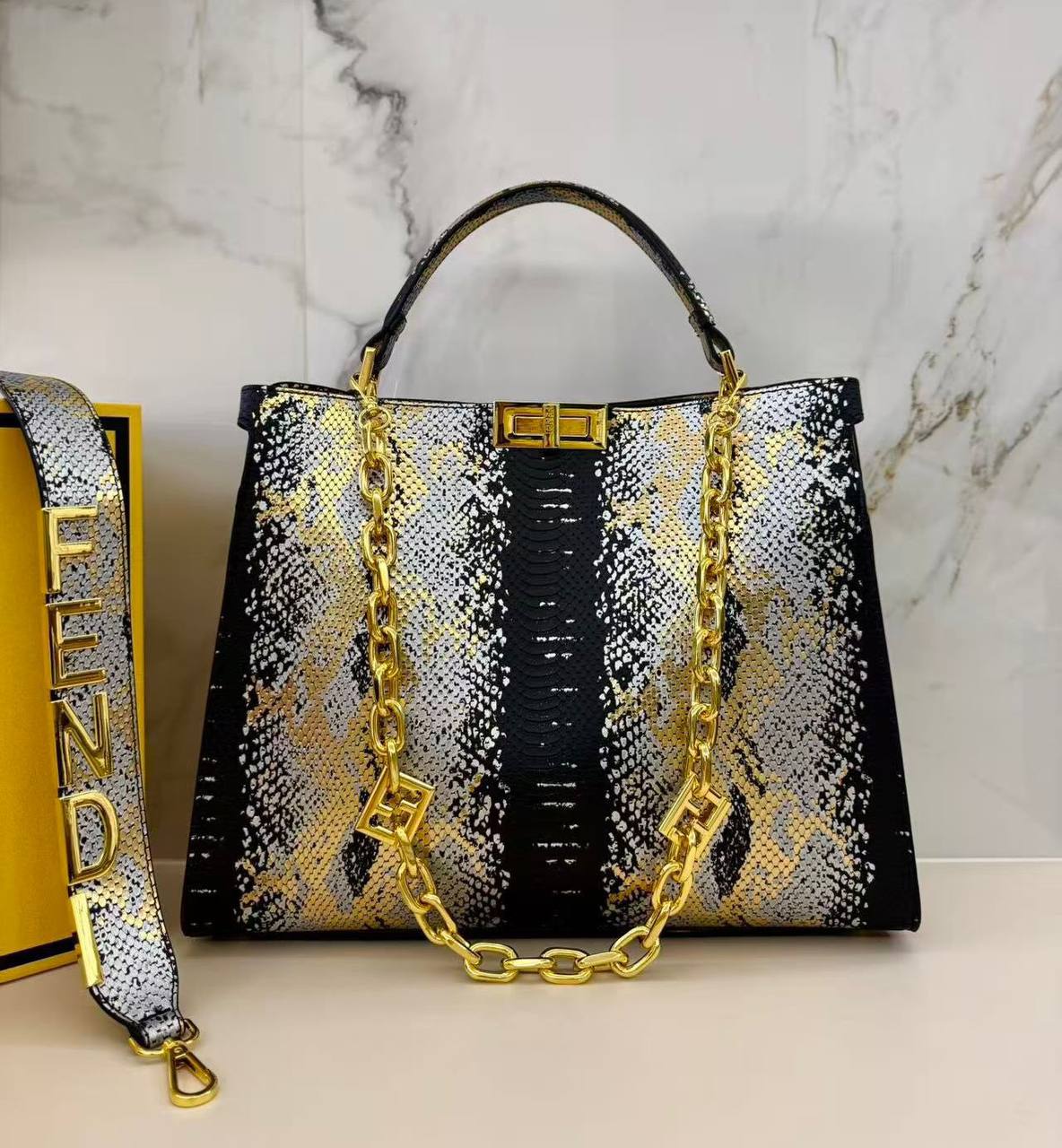 FENDI COPY ONE

 NEW CAME 

WITH BOX 
🎁🎁🎁

180 dhs🪙🌨️

Zain39
♥️♥️♥️