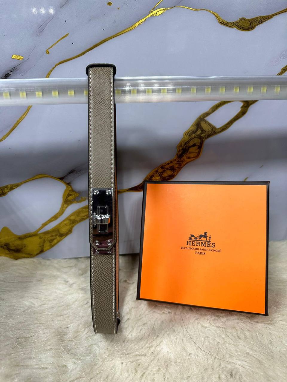 Hermes belt
With box 
🎁🎁🎁

40 dhs🪙💚

Zain136
♥️♥️♥️