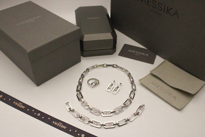 Messika 
Set

300 dhs🇦🇪🇦🇪

Zain122
♥️♥️♥️