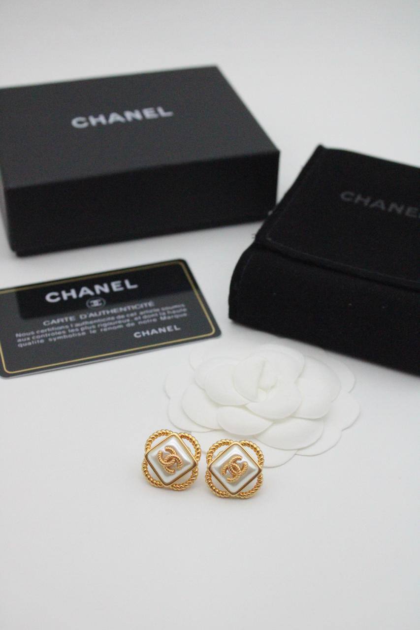 Master earrings

60 dhs 

Zain122
♥️♥️♥️