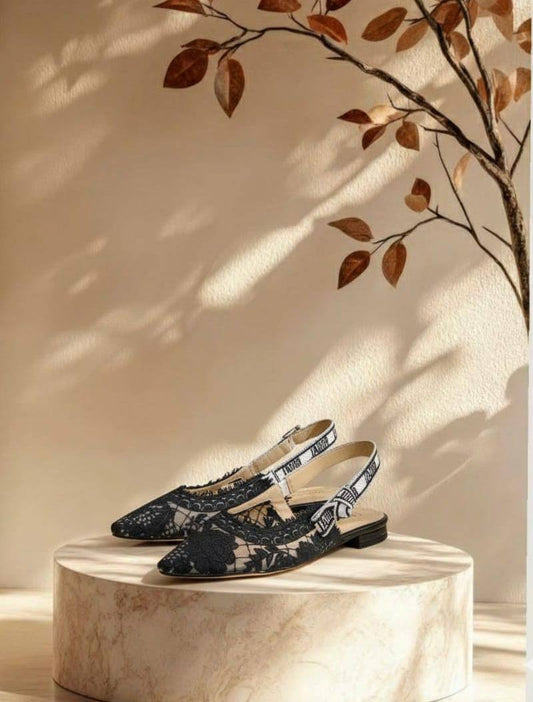 DIOR 
☘️ *SIZE  36  to 40 ☘️                                                                                                       
220 dhs🪙💕

Zain224
♥️♥️♥️