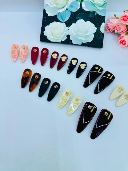 Hair clip
Offer price 
Pair

*30* AED simple box

Zain48
♥️♥️♥️